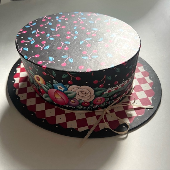 Vintage Mary Engelbreit 2000 Black Cherries Hat Box Decor - Picture 2 of 5